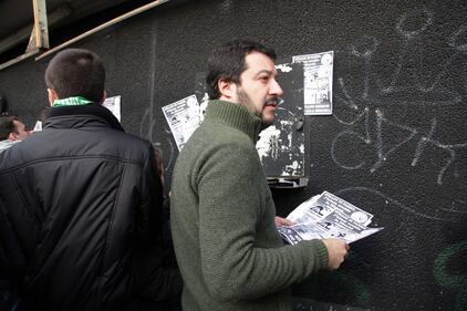 La Lega volantina a Milano le vignette di Charlie Hebdo 11
