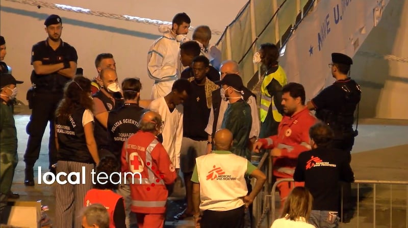 Lo sbarco dei minori dalla Diciotti 9