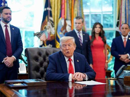 Trump: "Ho risentito Putin. Zelensky grande venditore". E Pechino frena sui peacekeeping