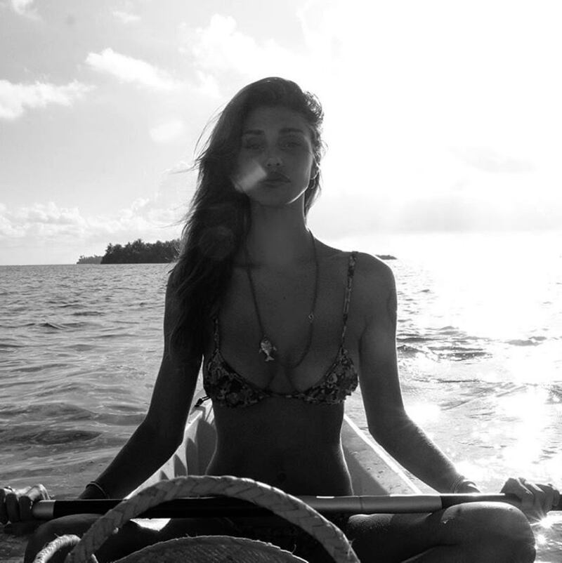 Belen Rodriguez sexy in spiaggia 42