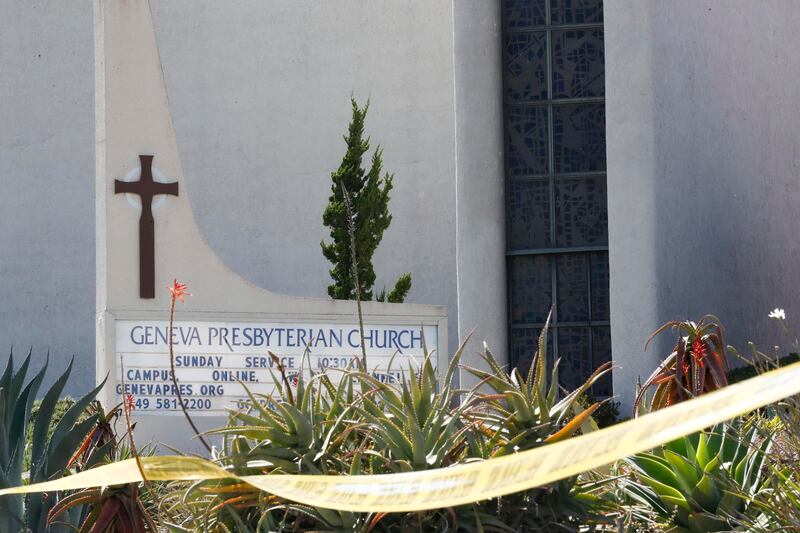 Sparatoria in una chiesa della California, arrestato un uomo di 60 anni 3