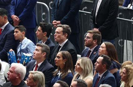 Il lungo addio a Charlie Kirk in Arizona 10
