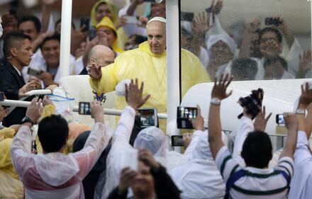 Manila, 7 milioni di fedeli alla Messa del Papa 9