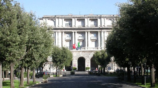 Roma, cadavere di una ragazza negli scantinati del Forlanini