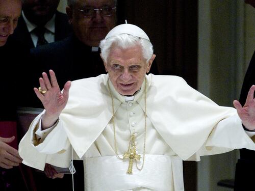 L'ultimo assedio a Ratzinger