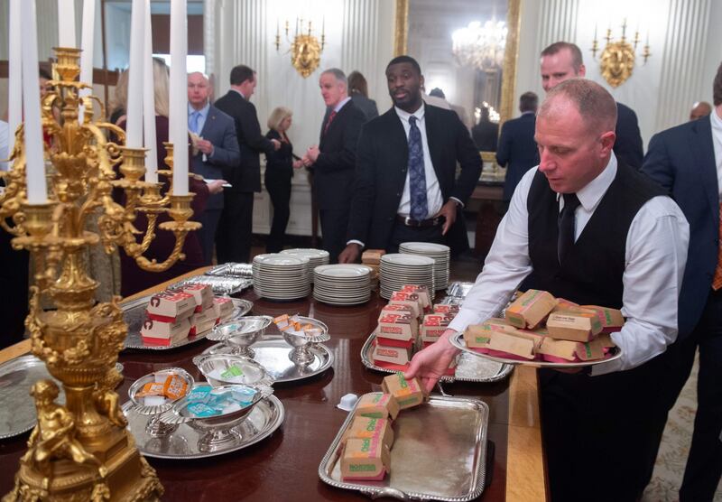 Donald Trump e la cena fast food 6