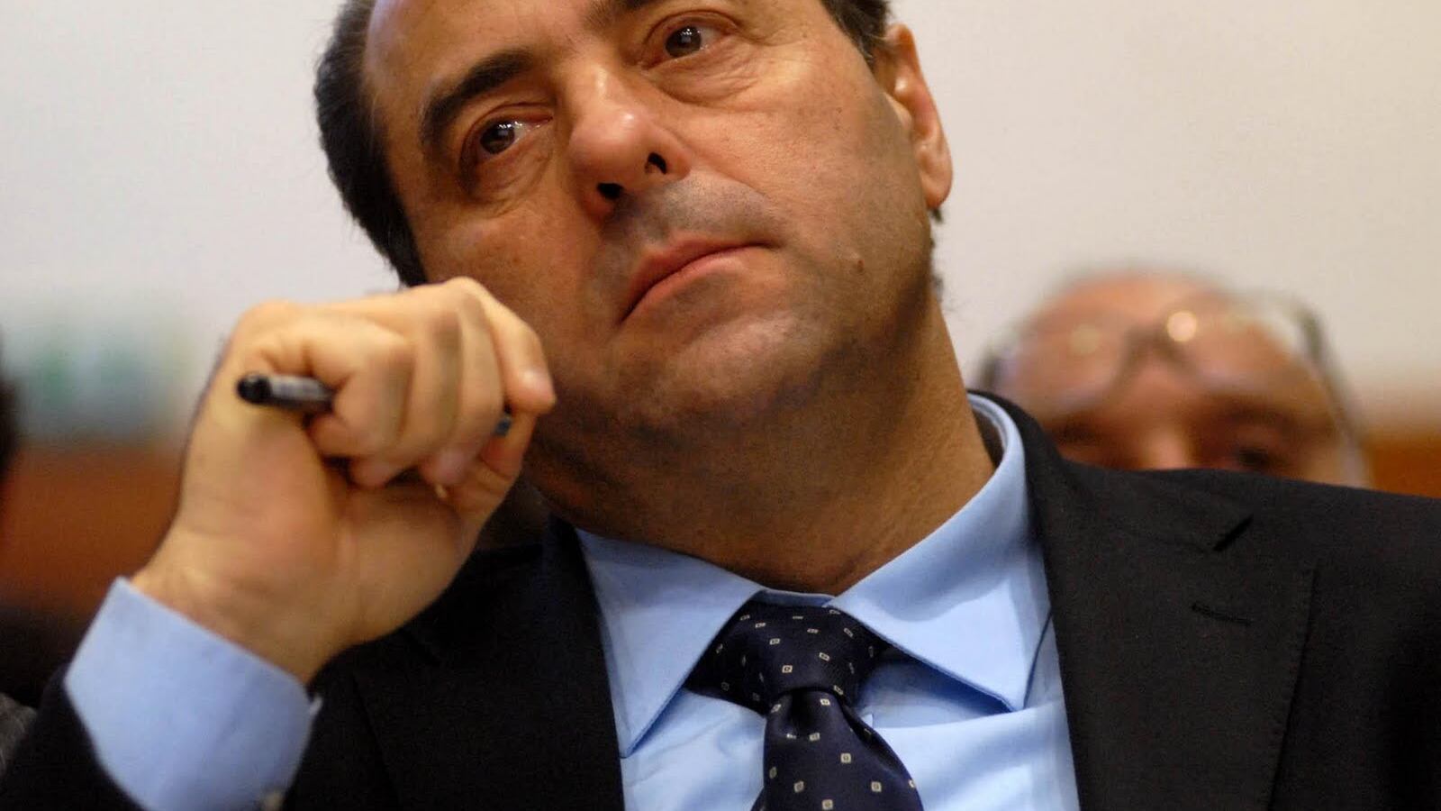 La verità scottante dell'ex console americano: "Di Pietro mi anticipò l'inchiesta su Craxi e la Dc"