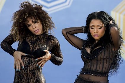 Nicki Minaj, seno in mostra per i 4 milioni di dischi 28
