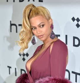 Beyoncé Knowles, seno in vista e scollo mozzafiato a New York 79