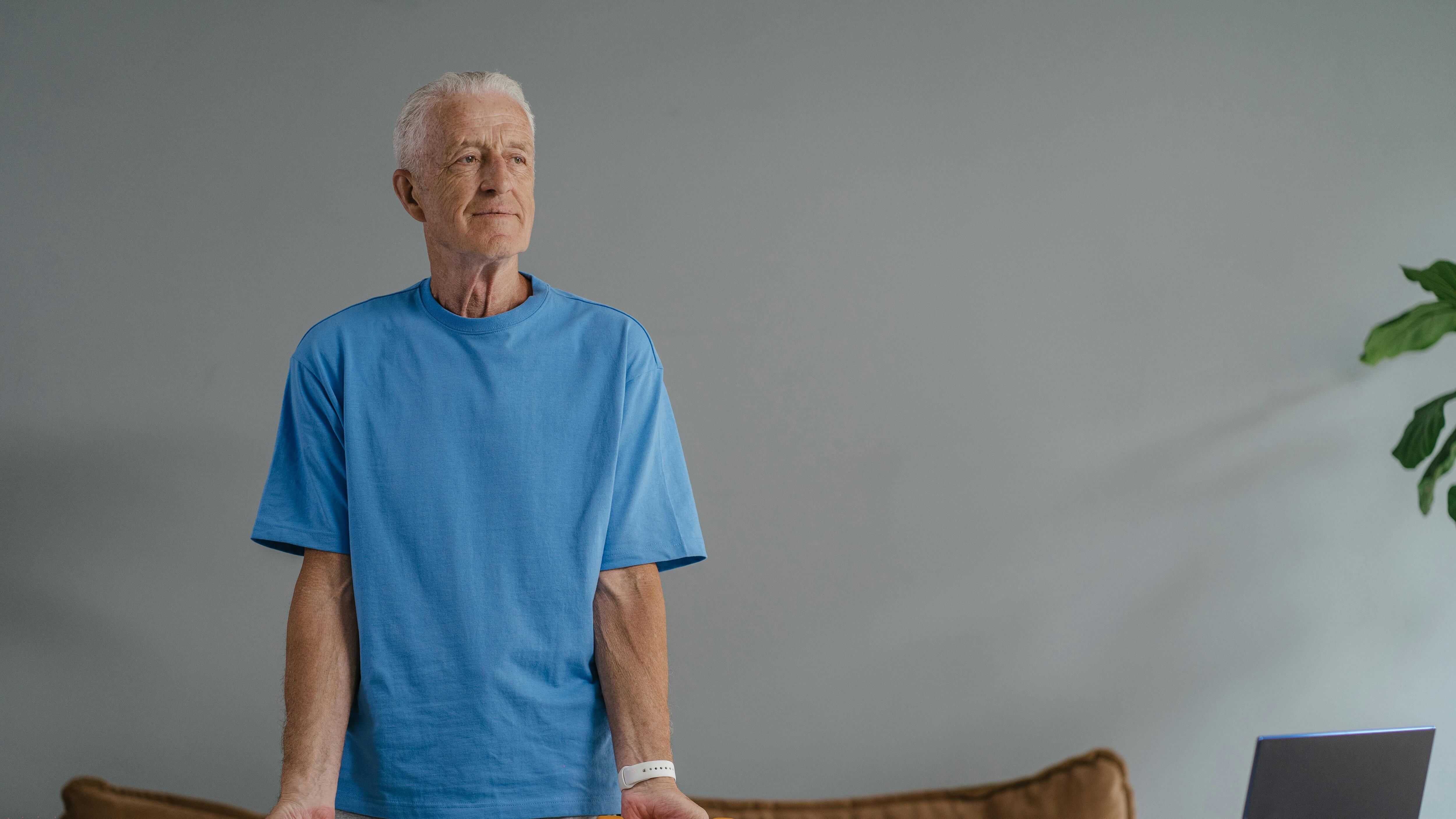 Perdita di forza e massa muscolare dopo i 60 anni, cos'è la sarcopenia e come intervenire