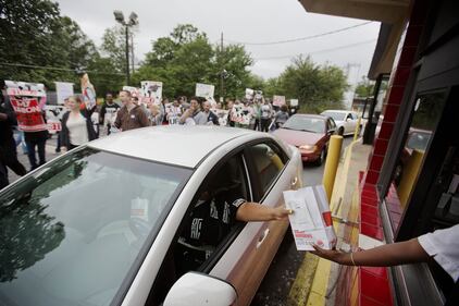 Fast food e salari da fame, la protesta è mondiale 11
