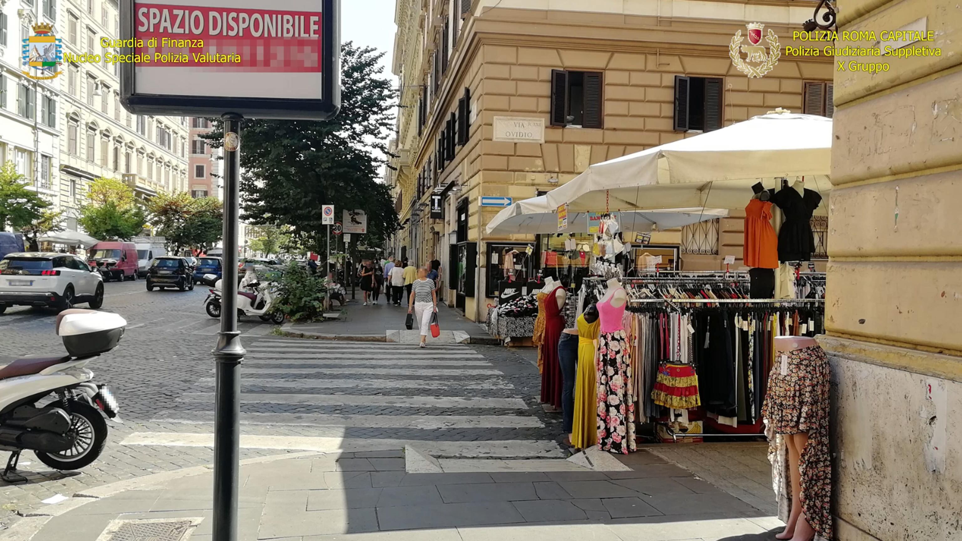 Bancarelle in subaffitto ai bengalesi, quanto pagano?