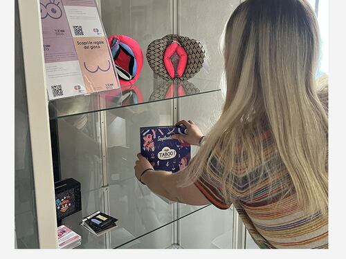 Vagine di stoffa e giochi in scatola. La "teoria del gender" all'asilo: è bufera