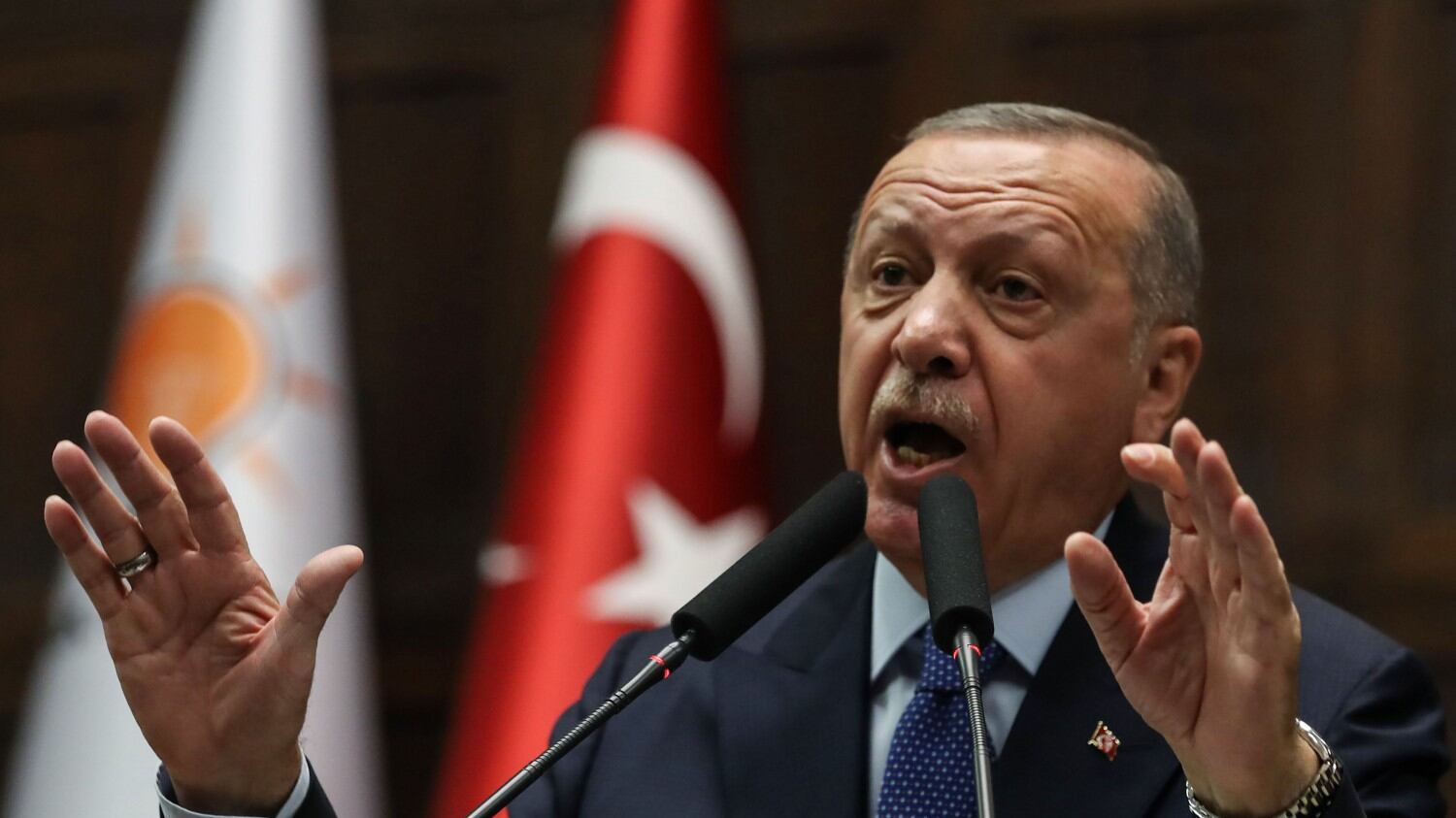 Lo strabismo dell'Europa: sanziona Erdogan ma gli consente di censurare le idee libere