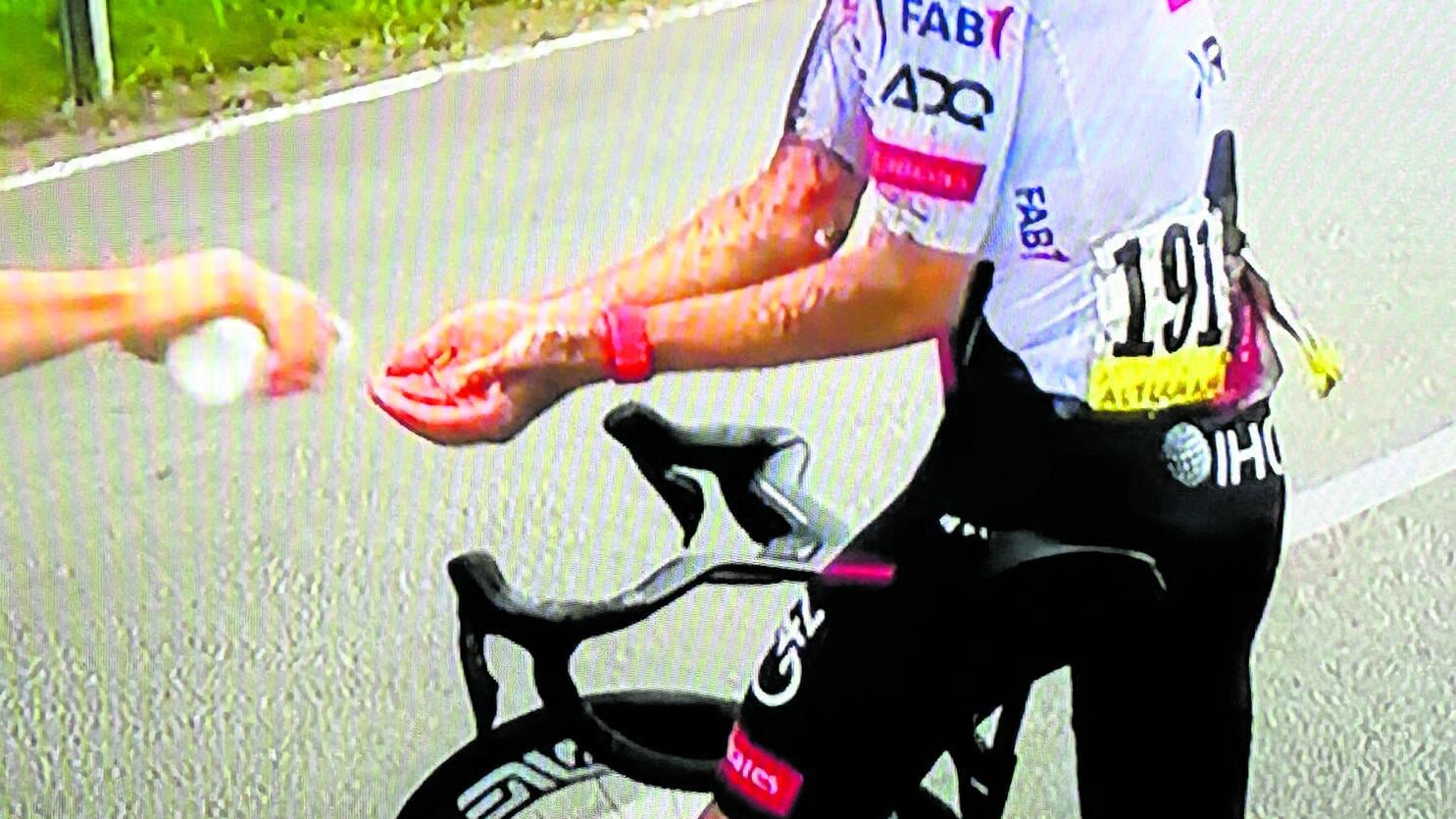 Noia e paura: maxi caduta, niente ambulanze, Yates maschera di sangue