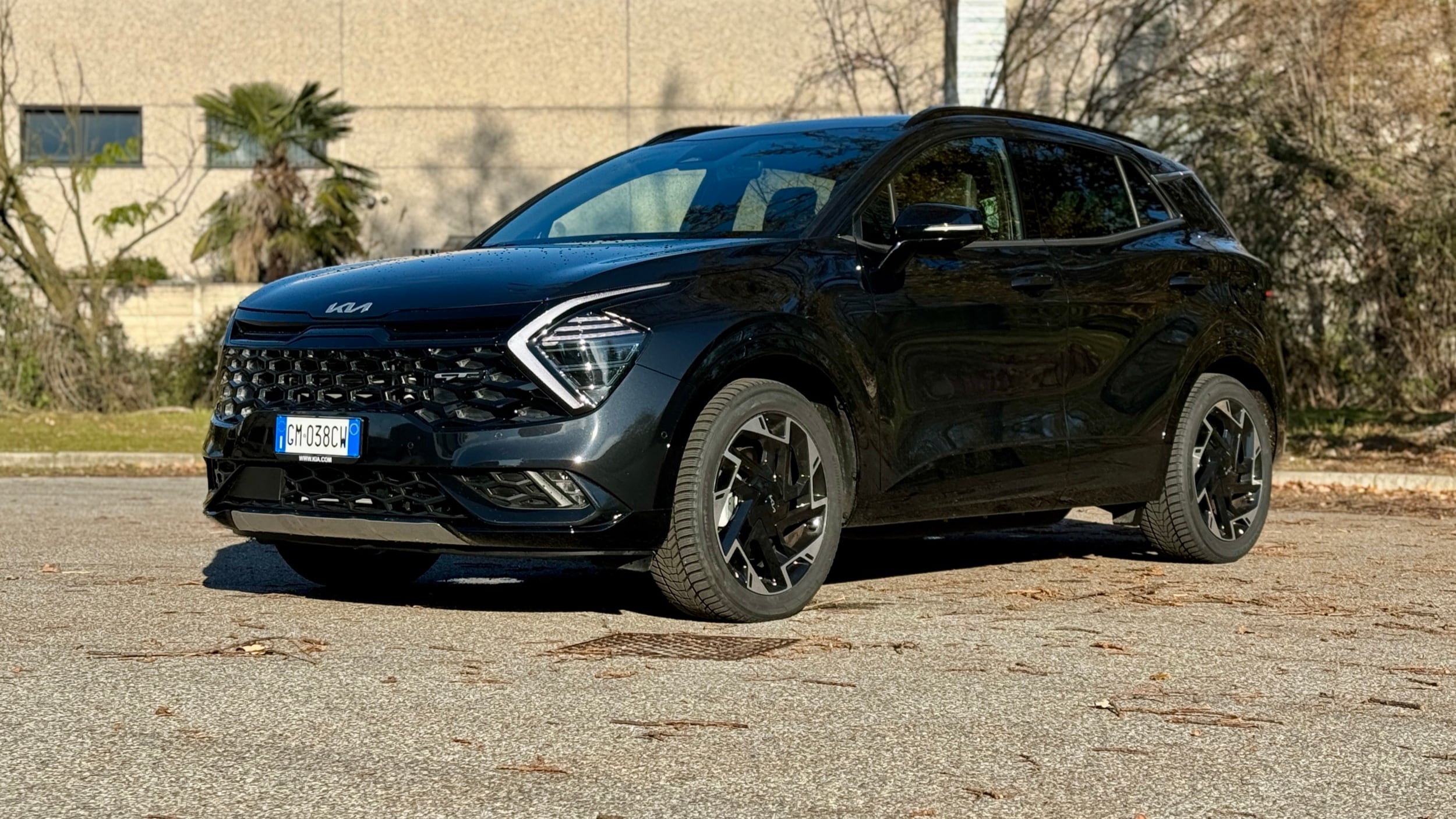 Kia Sportage PHEV: tra i migliori suv plug-in, bene anche a batteria scarica – la prova
