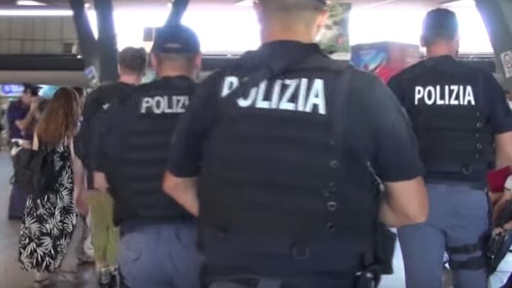 Un nigeriano sul treno con i coltelli nello zaino: il panico tra i passeggeri