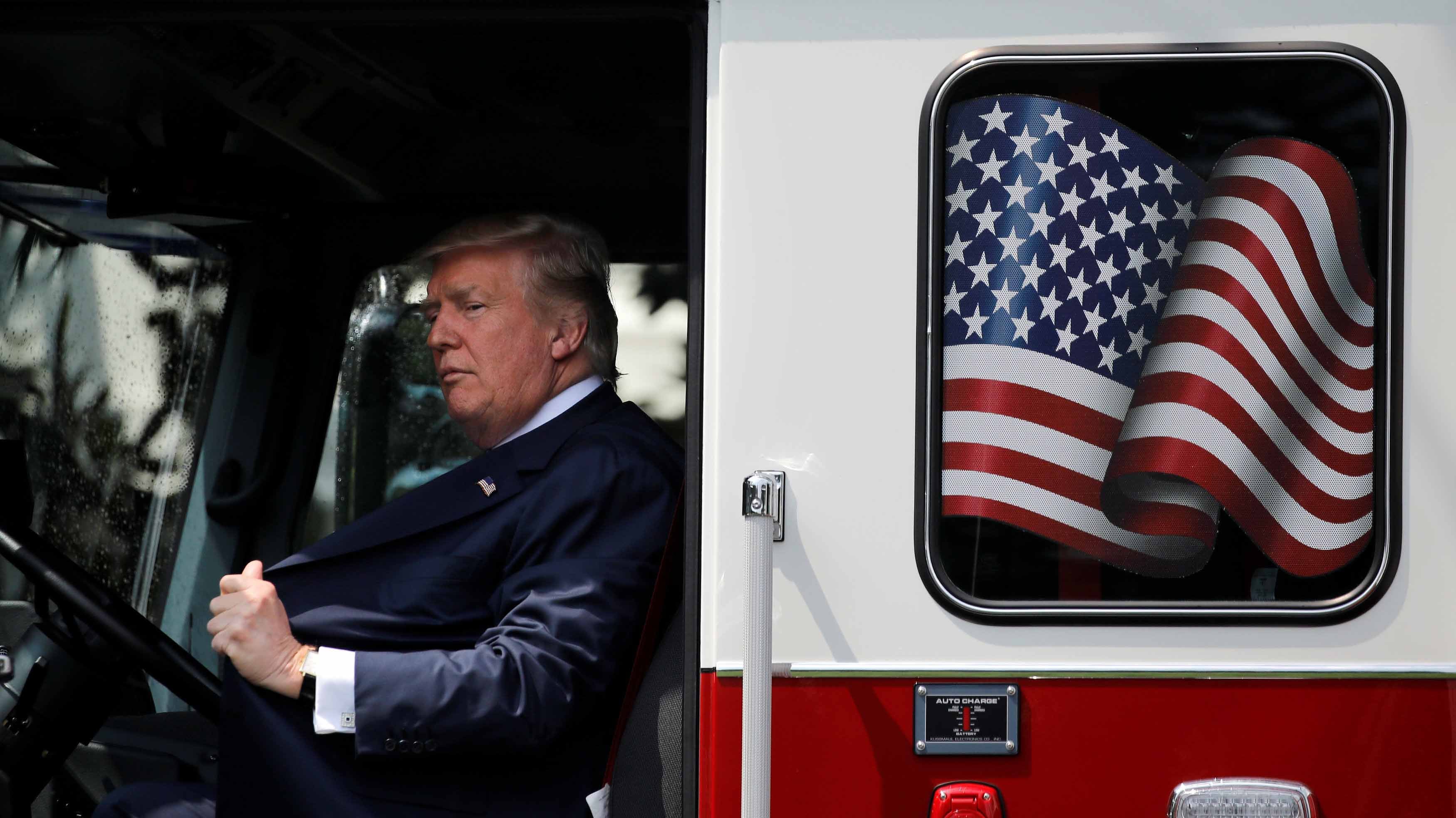 Gaffe e liti, gli uomini di Trump allo sbaraglio