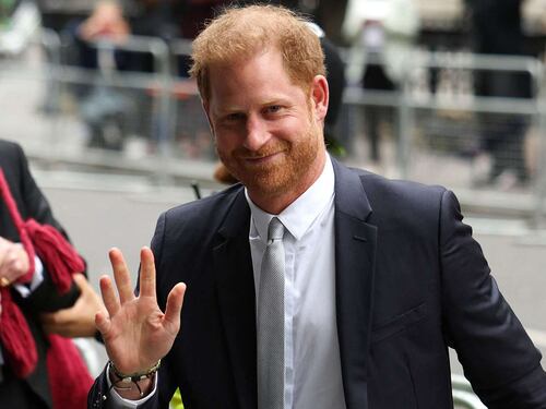 Harry il regalo da 8mila sterline al nipote Louis, la reazione di William e Kate