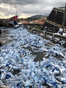 Genova, le immagini choc dei soccorsi 6