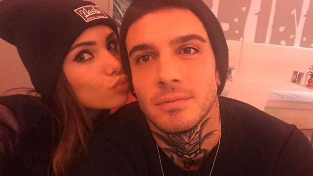 Ora la fidanzata di Lucas Peracchi prende le sue difese: "Siete delle capre"
