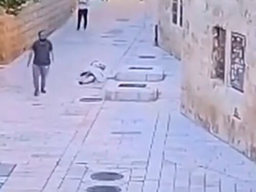 La suora aggredita a Gerusalemme, sdegno per il video choc