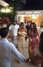 Diletta Leotta, festeggia i 28 anni con un pazzo pool party 10