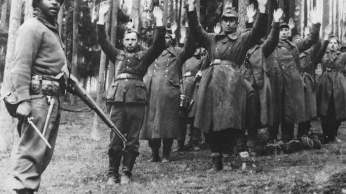 Il best seller sul D-Day stroncato dagli storici: "Storie false, una bufala"
