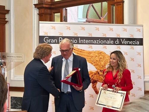 Leone d'Oro assegnato a Stefano Contini, gallerista e mecenate