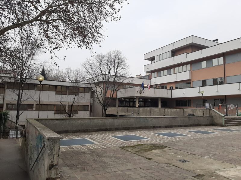 Attacco alla scuola primaria di Milano 5