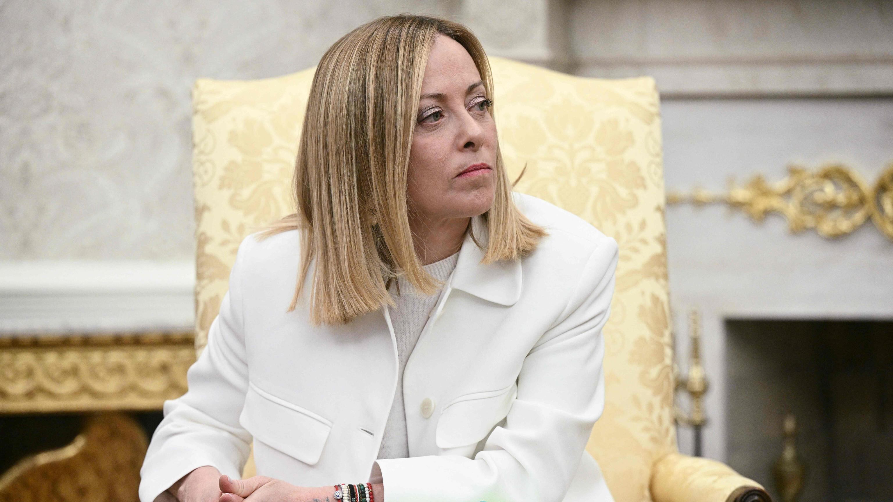Meloni passa l'esame (e la sinistra muta), sia lode a J.K. Rowling e Trump: quindi, oggi...