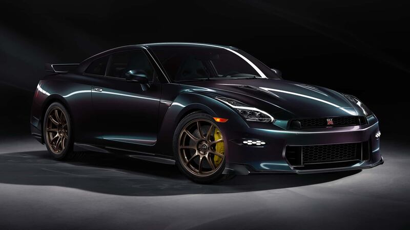 Nissan GT-R Takumi Edition e Skyline Edition, guarda tutte le foto 1