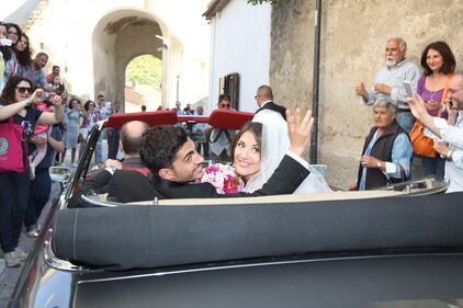 La figlia Katia si sposa e Carletto si commuove 8