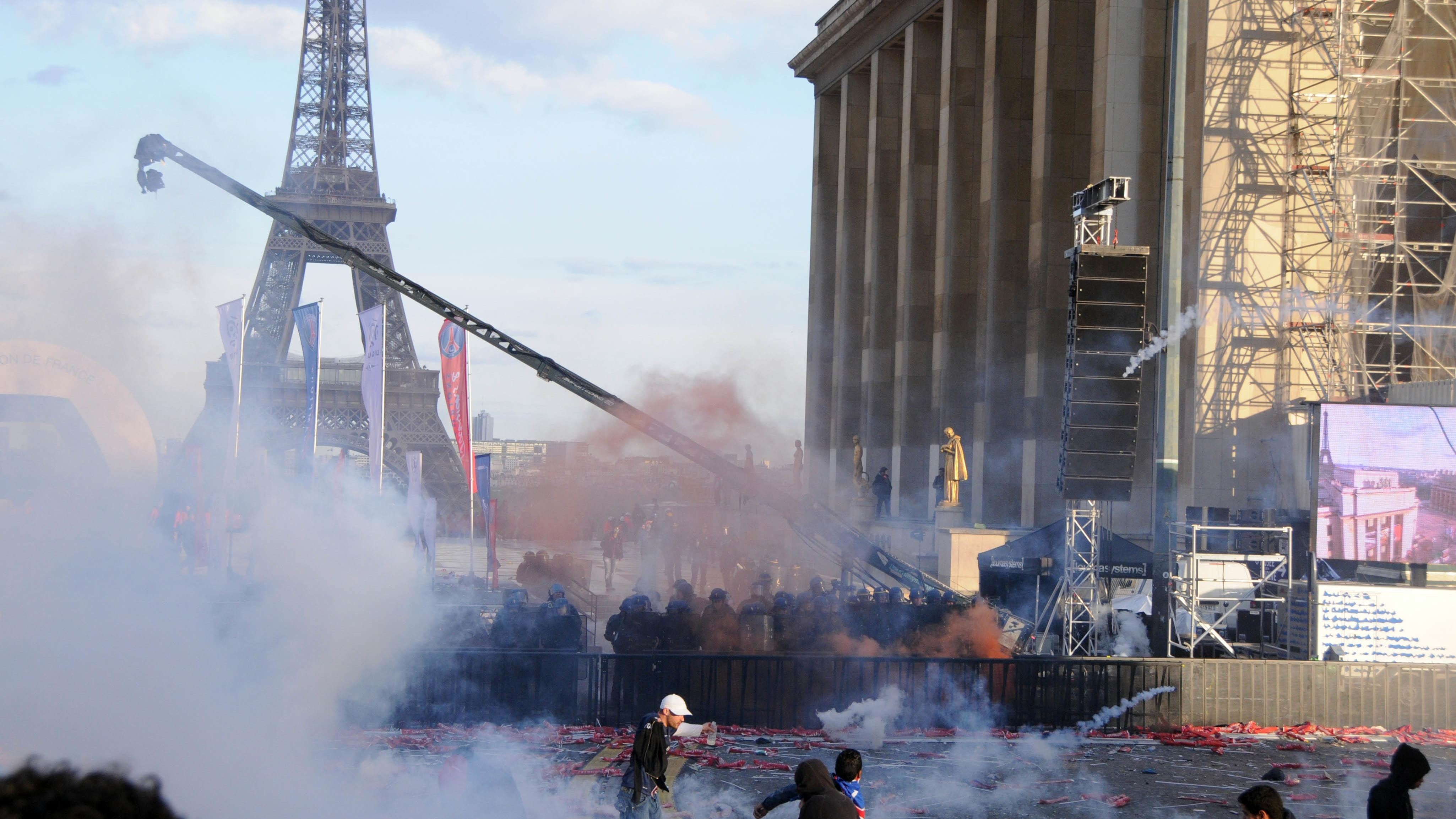 Parigi val bene una rissa (e molti furti)