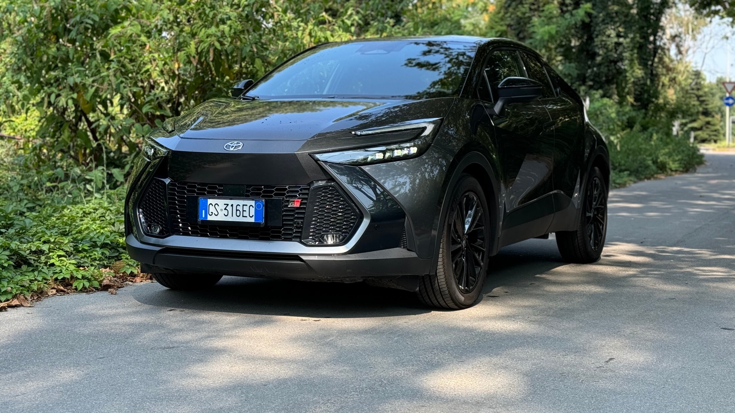 Toyota C-HR 2024: si rinnova, ma è ancora il miglior crossover ibrido?
