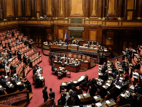 Bloccato il taglio dei vitalizi: il Senato annulla delibera