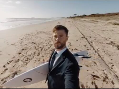 Chris Hemsworth: il nuovo “Guardiano della Galassia” mostra i suoi “lati migliori”