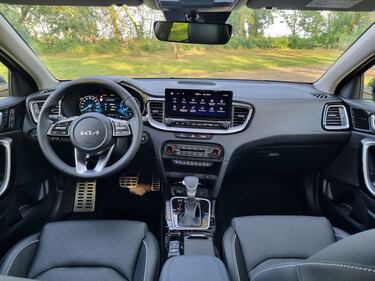 Kia XCeed PHEV: guarda le foto del crossover plug-in 7