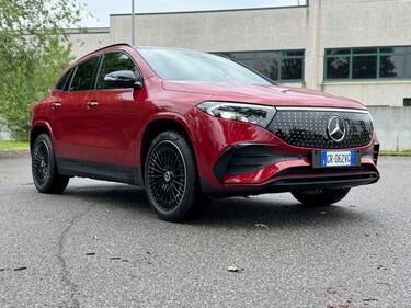 Mercedes EQA 300 4Matic: guarda la gallery del crossover elettrico premium 1