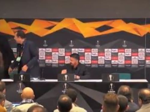 Gattuso parla in conferenza e l'hostess ha un malore. Attimi di paura al Meazza