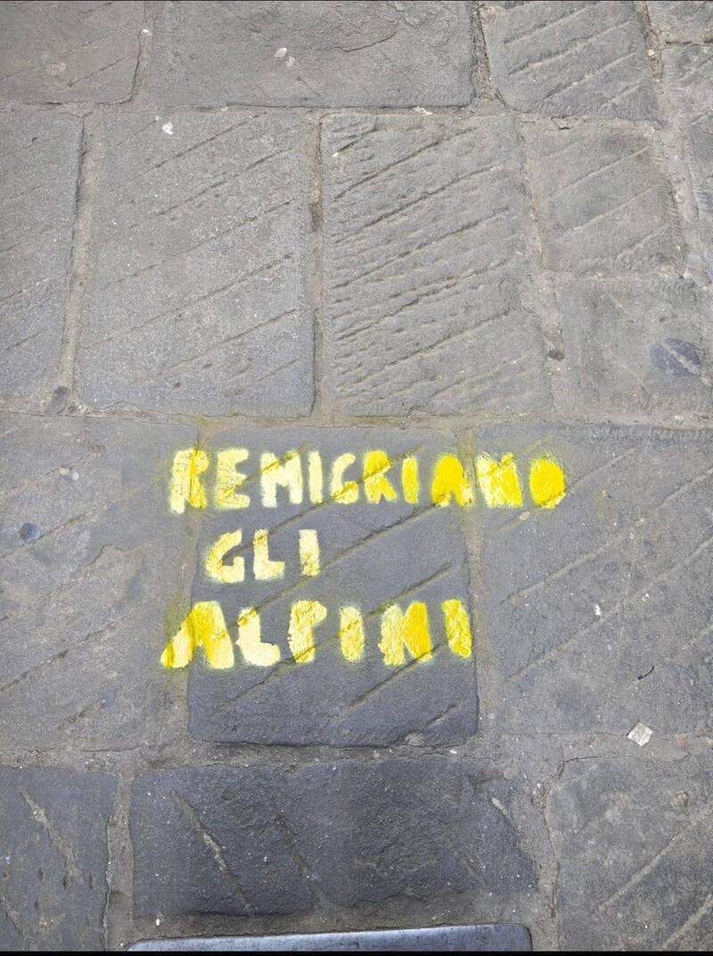 La vergogna contro gli alpini: tutte le foto 2