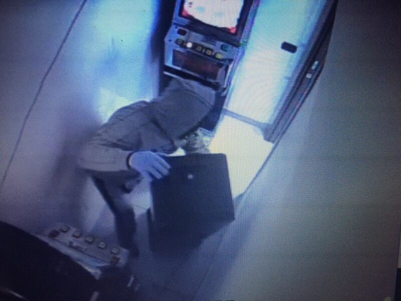 "Troppe rapine, costretti a chiudere il bar di notte": i banditi in azione 5