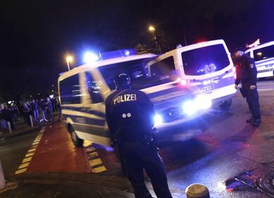 Hannover, polizia "bonifica" lo stadio 9