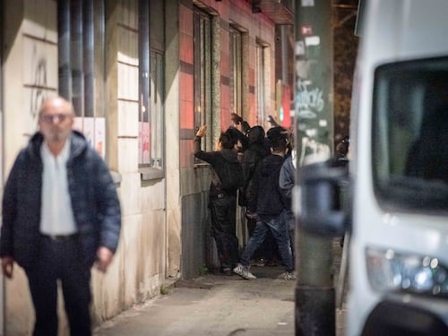 Il nuovo "manuale" per le manifestazioni violente: "No autorizzazioni, è responsabilità collettiva"