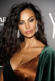Madalina Ghenea, scollatura supersexy sul red carpet 27