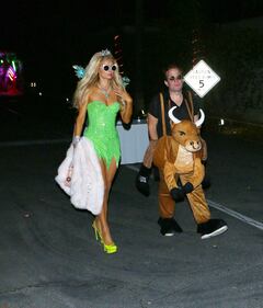 Paris Hilton nuda e bondage 26