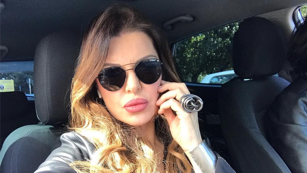Alba Parietti contro Selvaggia Lucarelli: “La querela e il tribunale? Non potevamo risolvere tutto con una stretta di mano?”