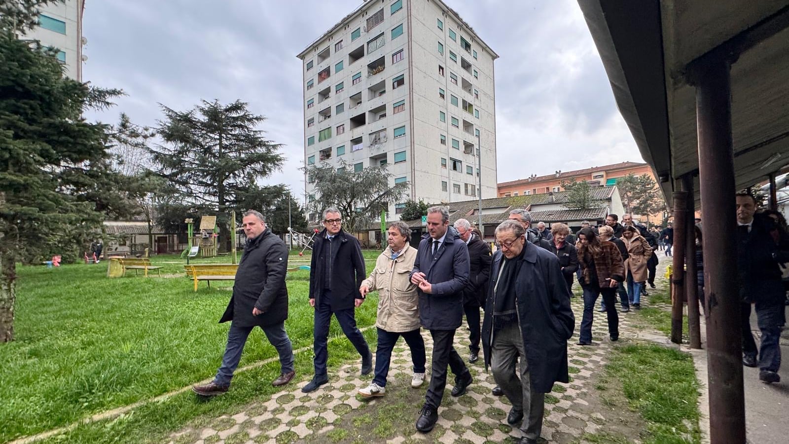 "Via fascisti e polizia". Gli antagonisti contro la Commissione per le case occupate
