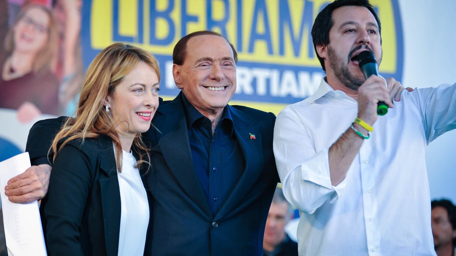 Centrodestra, vertice ad Arcore. Le condizioni per il governo