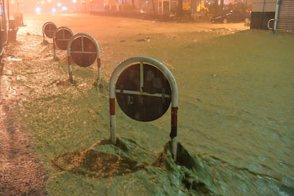 Alluvione a Genova: allagamenti, blackout, scuole chiuse 4
